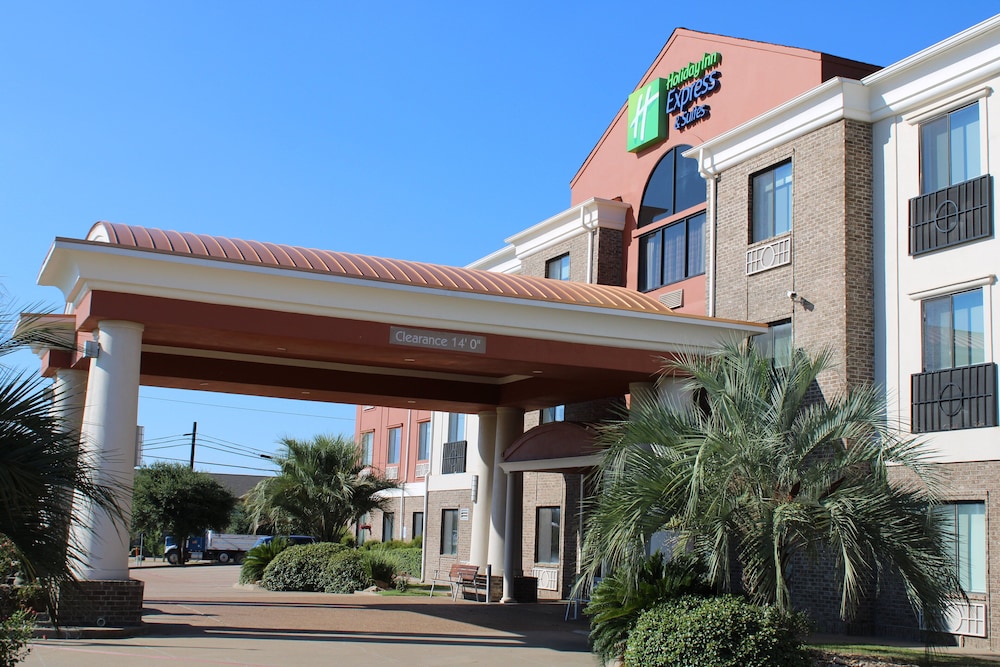 holiday inn express and suites fairfield north
