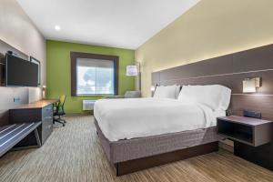 holiday inn express and suites fairfield north