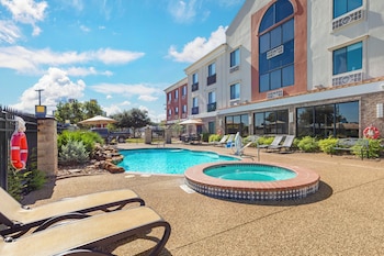 Holiday Inn Express And Suites Fairfield North,Mexia>>Fairfield,3 star