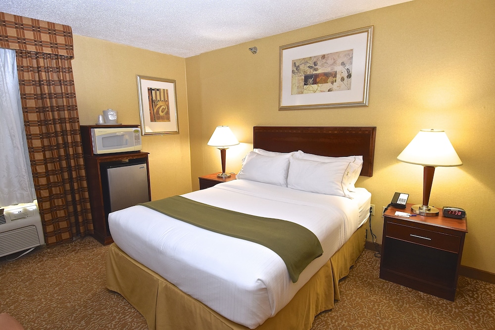 holiday inn express and suites st louis west fent
