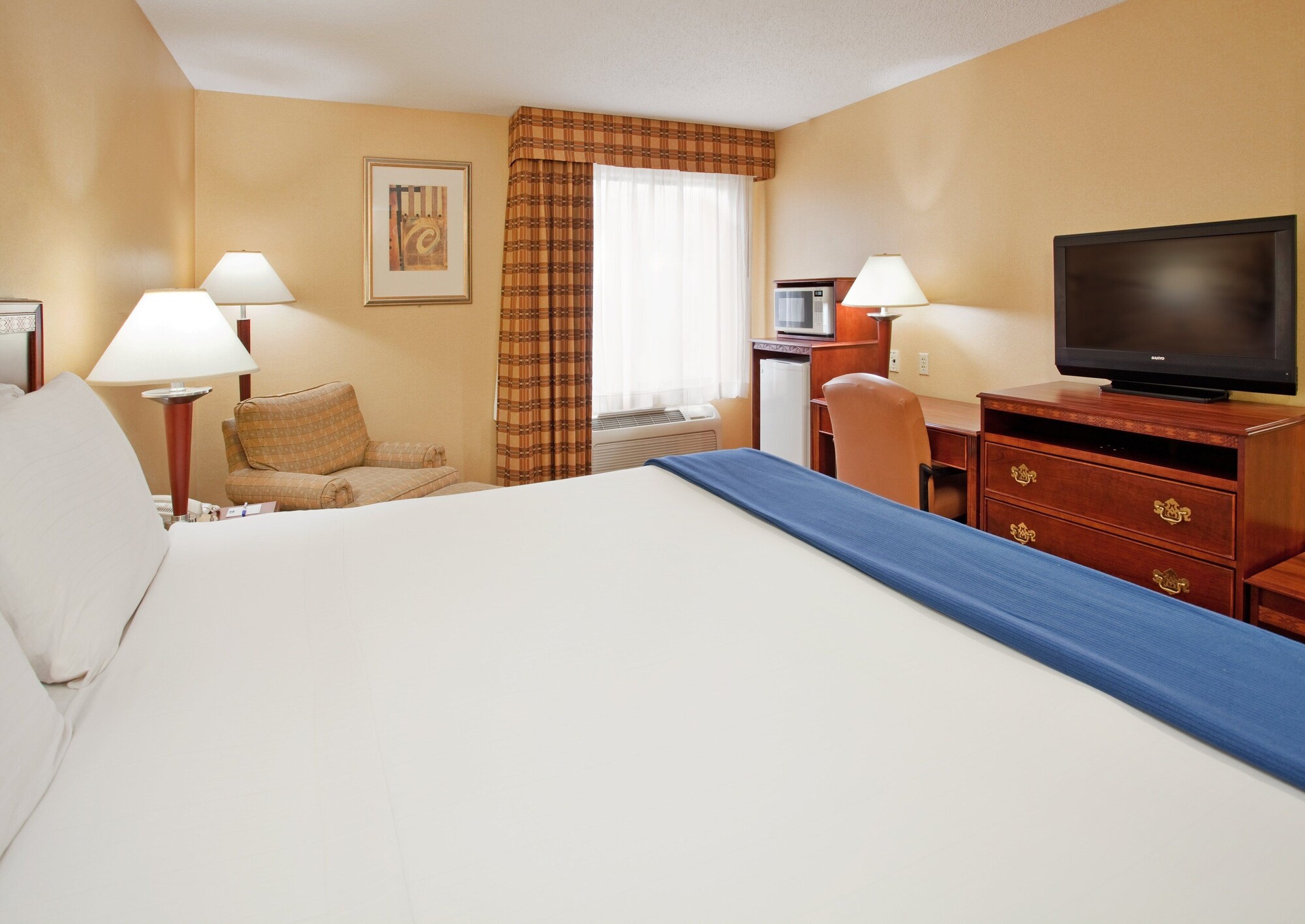 holiday inn express and suites st louis west fent