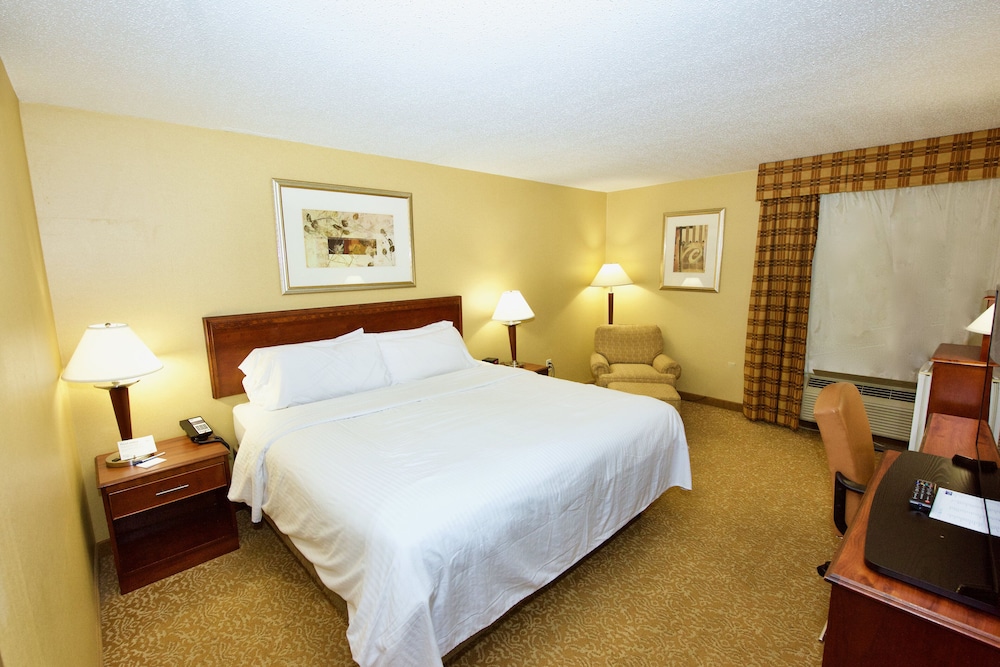 holiday inn express and suites st louis west fent