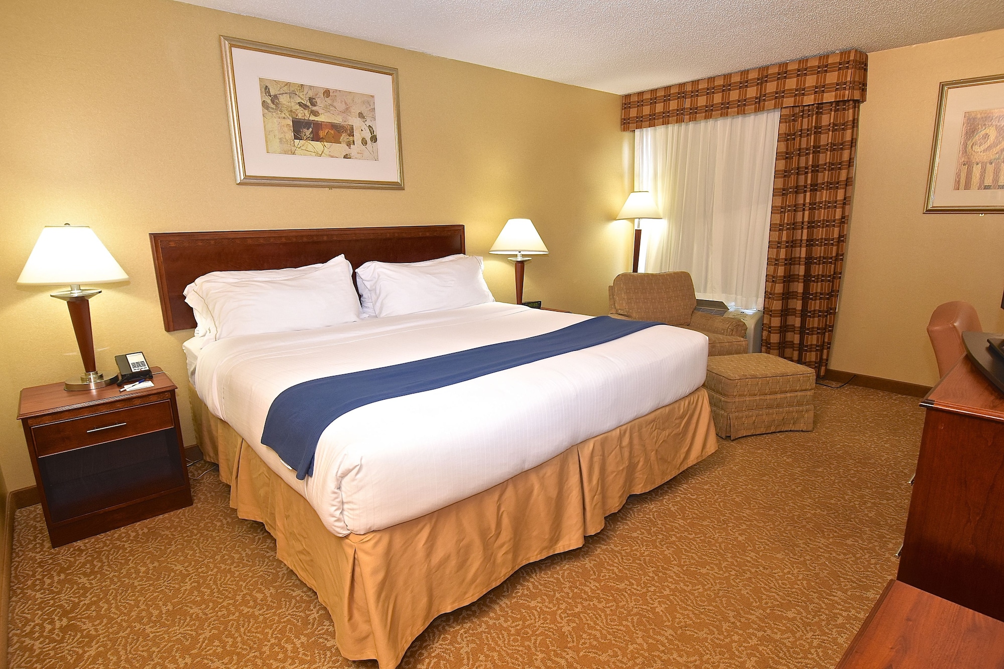 holiday inn express and suites st louis west fent