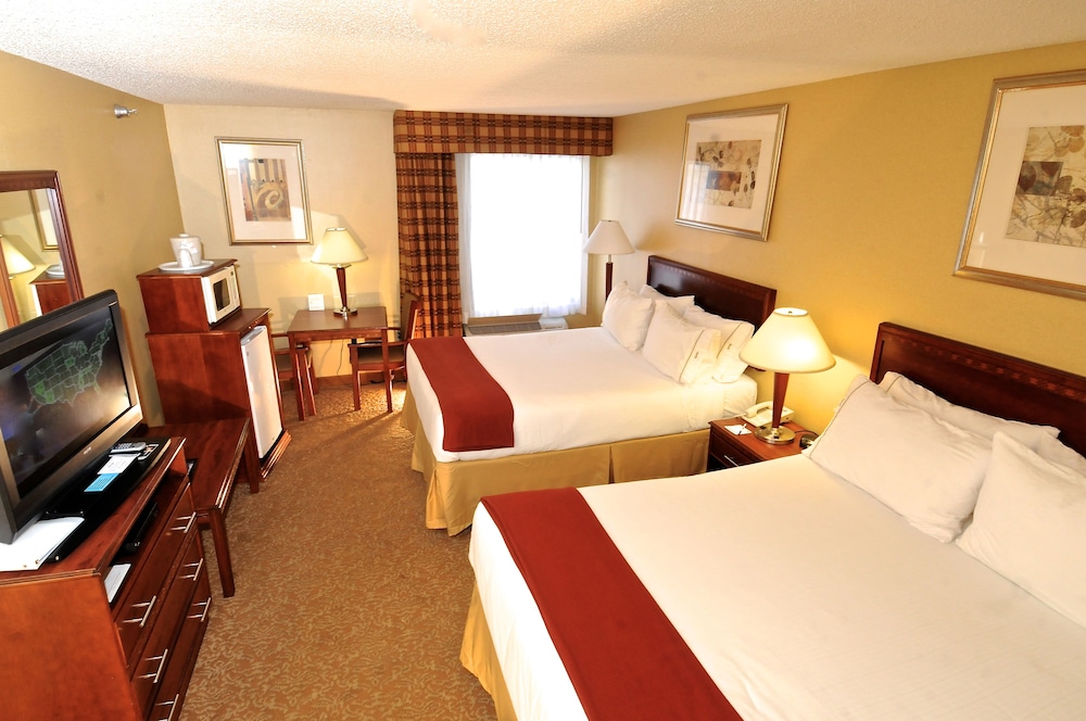 holiday inn express and suites st louis west fent