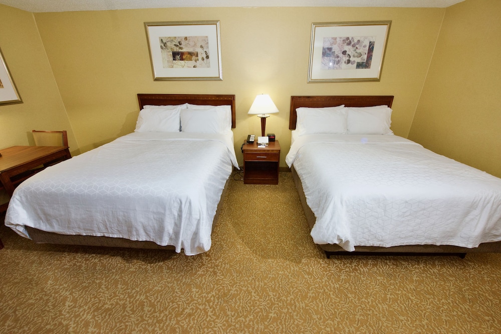 holiday inn express and suites st louis west fent