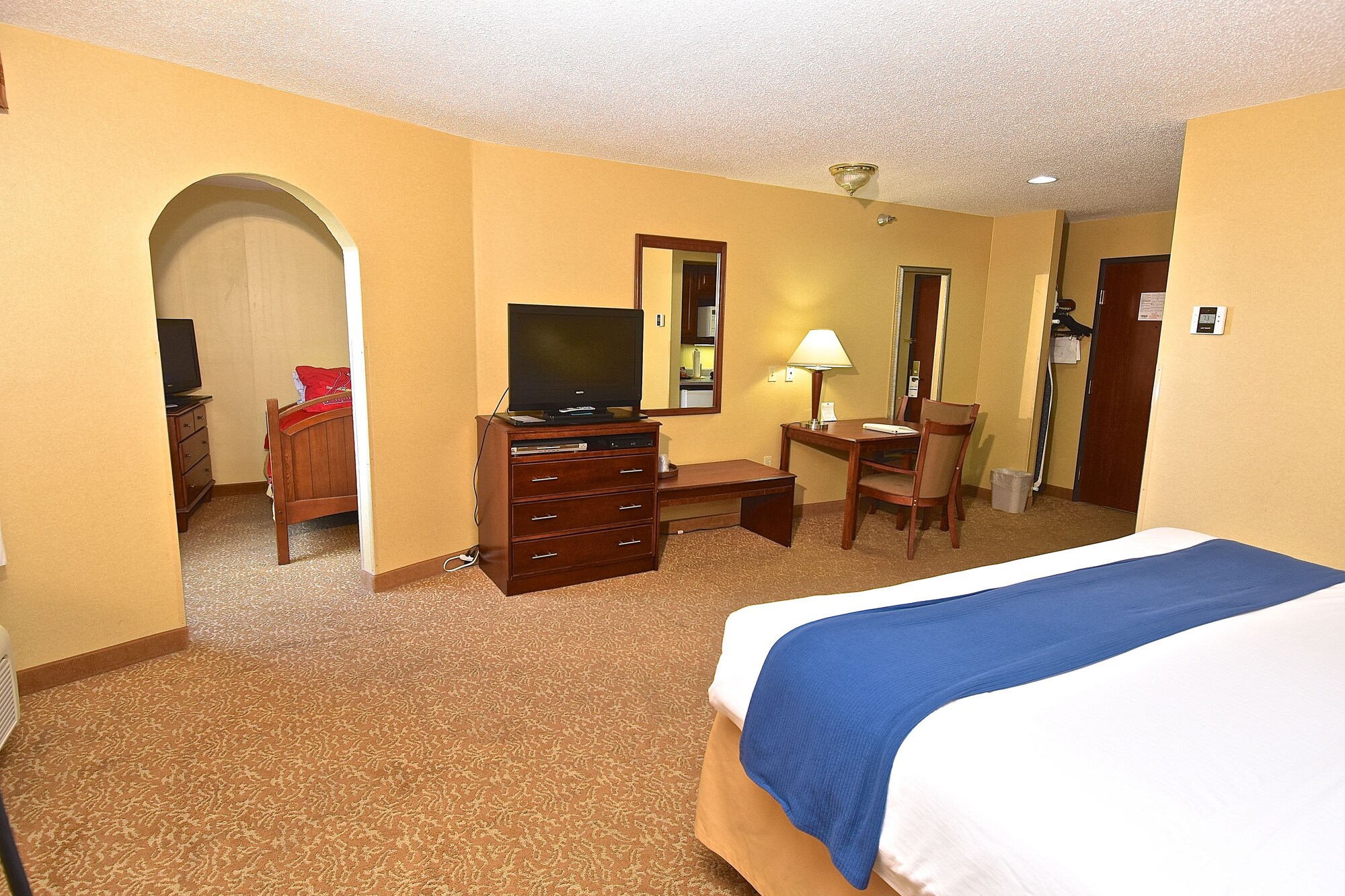 holiday inn express and suites st louis west fent