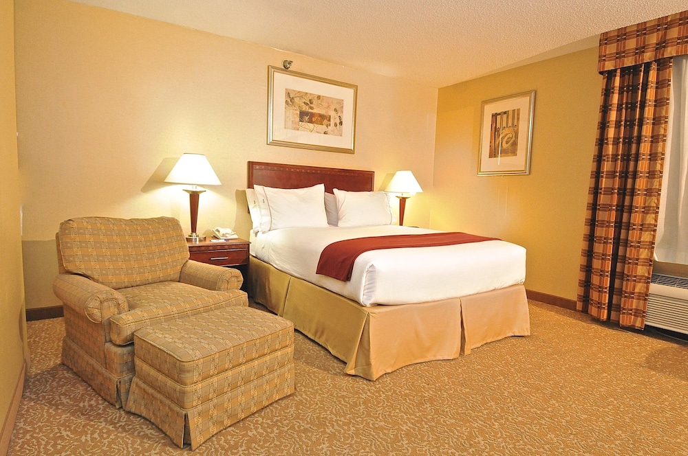 holiday inn express and suites st louis west fent