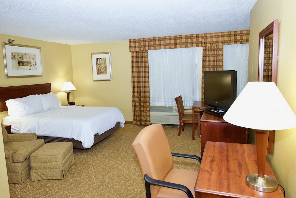 holiday inn express and suites st louis west fent