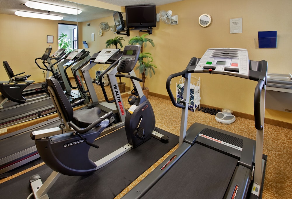 holiday inn express and suites st louis west fent