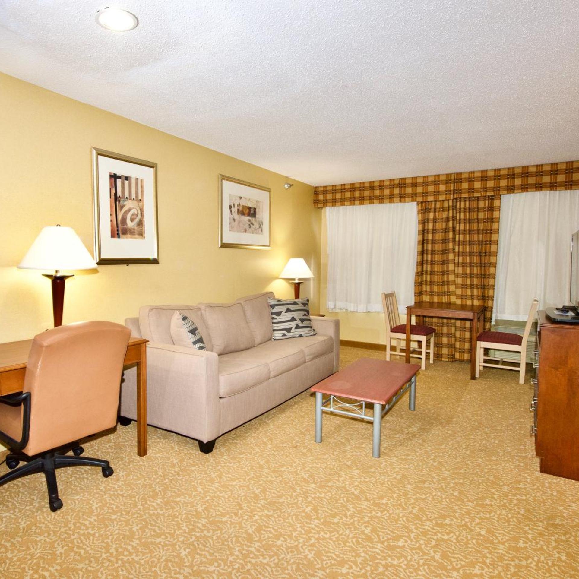 holiday inn express and suites st louis west fent