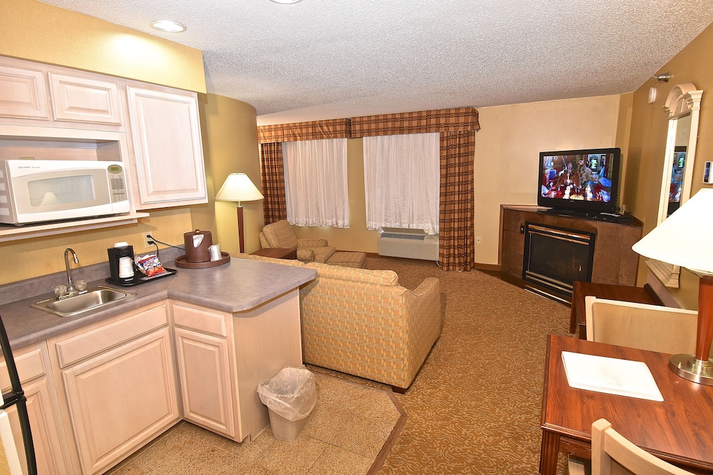 holiday inn express and suites st louis west fent