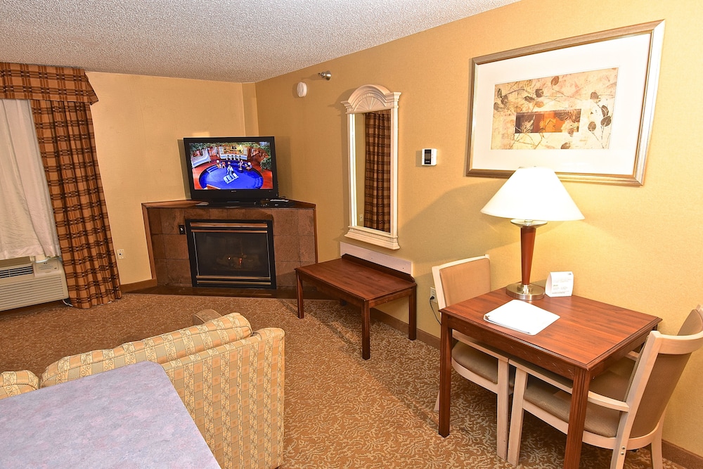 holiday inn express and suites st louis west fent