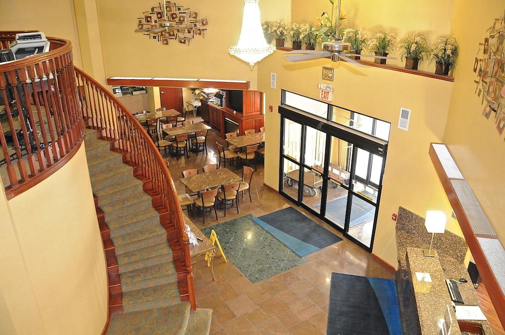 holiday inn express and suites st louis west fent