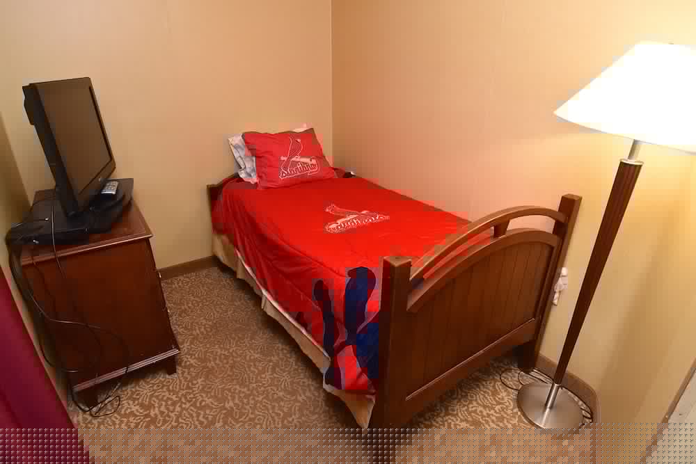 holiday inn express and suites st louis west fent