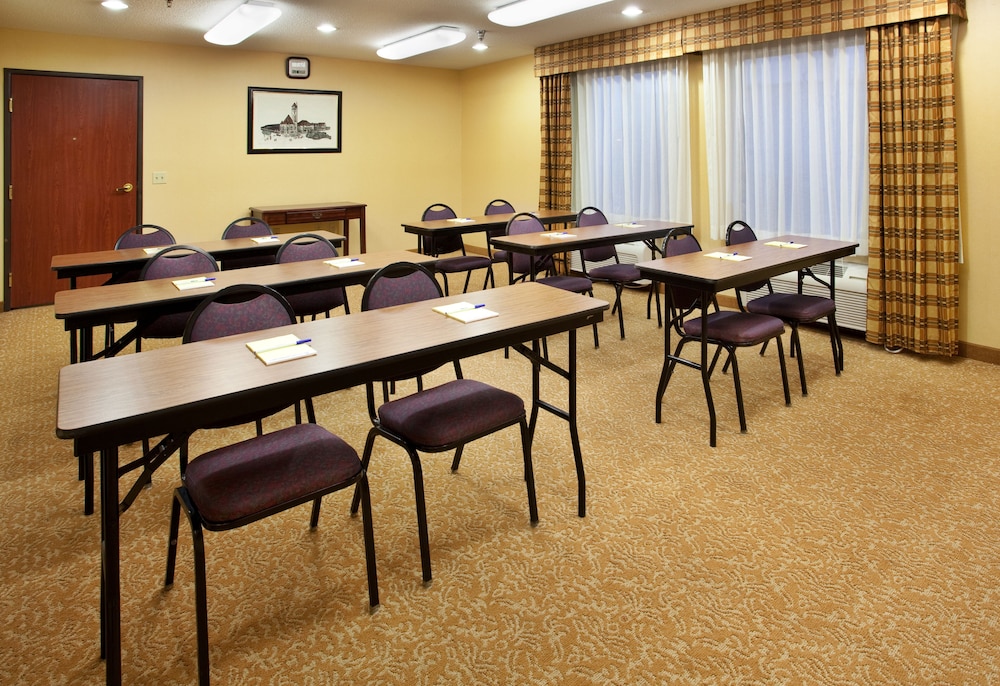 holiday inn express and suites st louis west fent