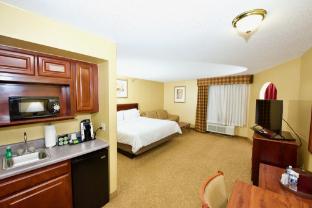 holiday inn express and suites st louis west fent