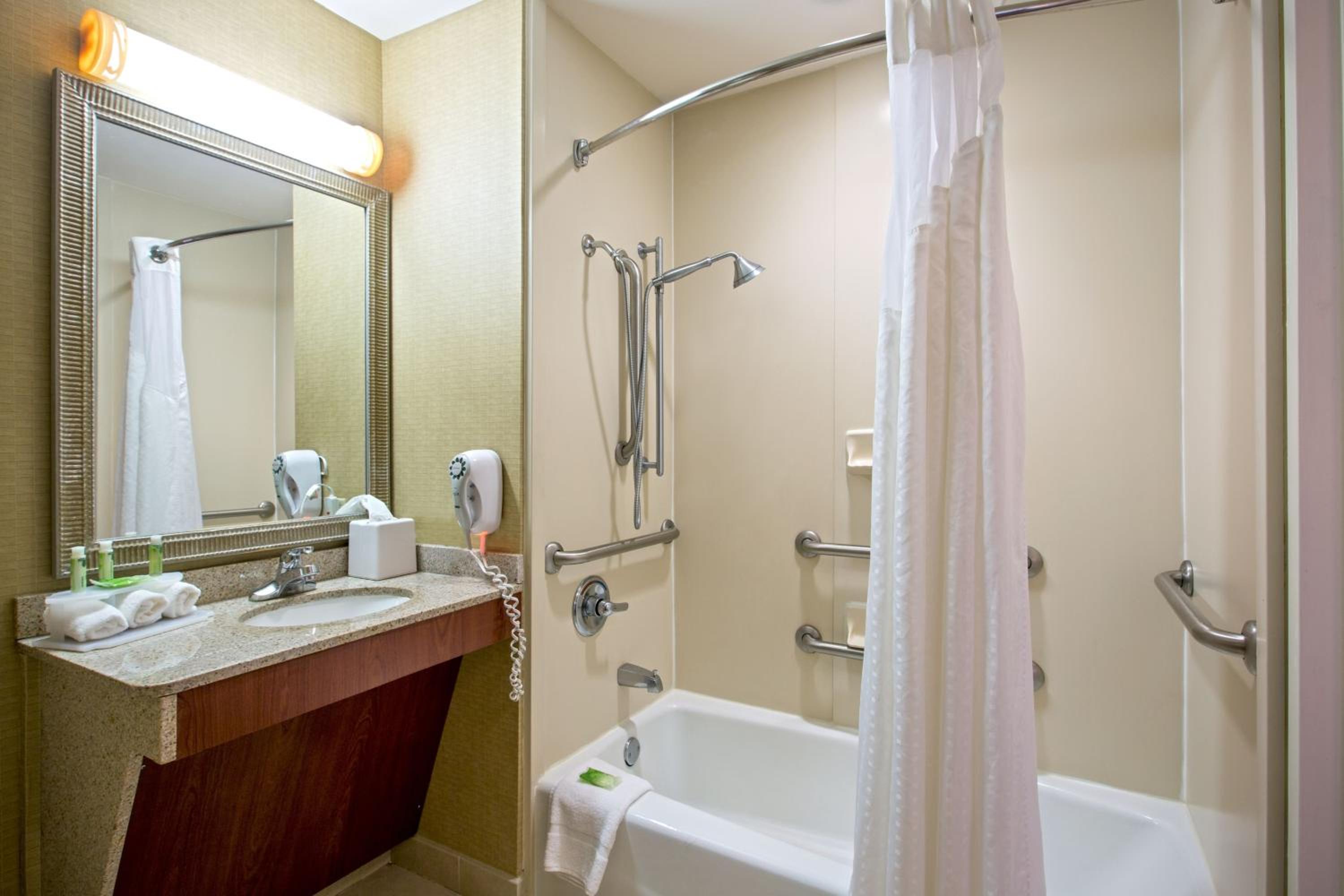 holiday inn express and suites flowood by ihg