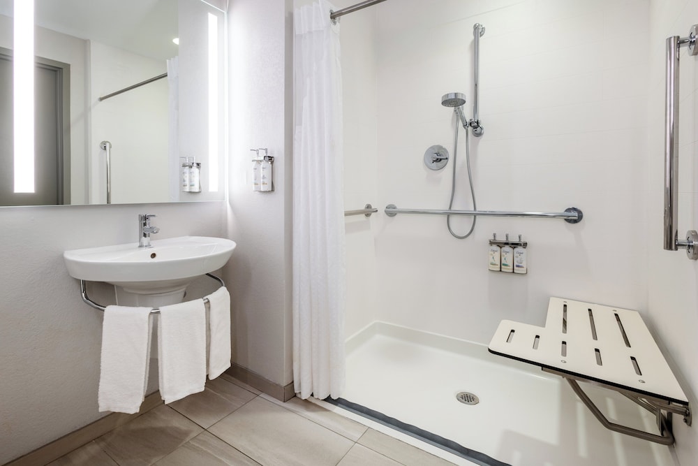 holiday inn express and suites flowood by ihg