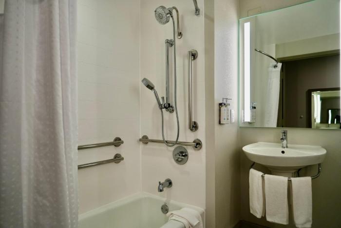 holiday inn express and suites flowood by ihg