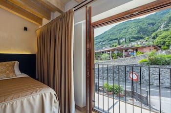 hotel meandro lake view