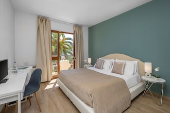 hotel meandro lake view