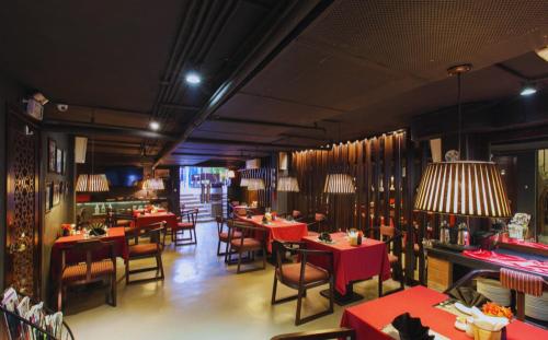 essence palace hotel