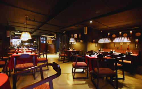essence palace hotel