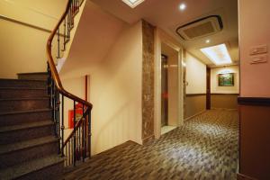 essence palace hotel