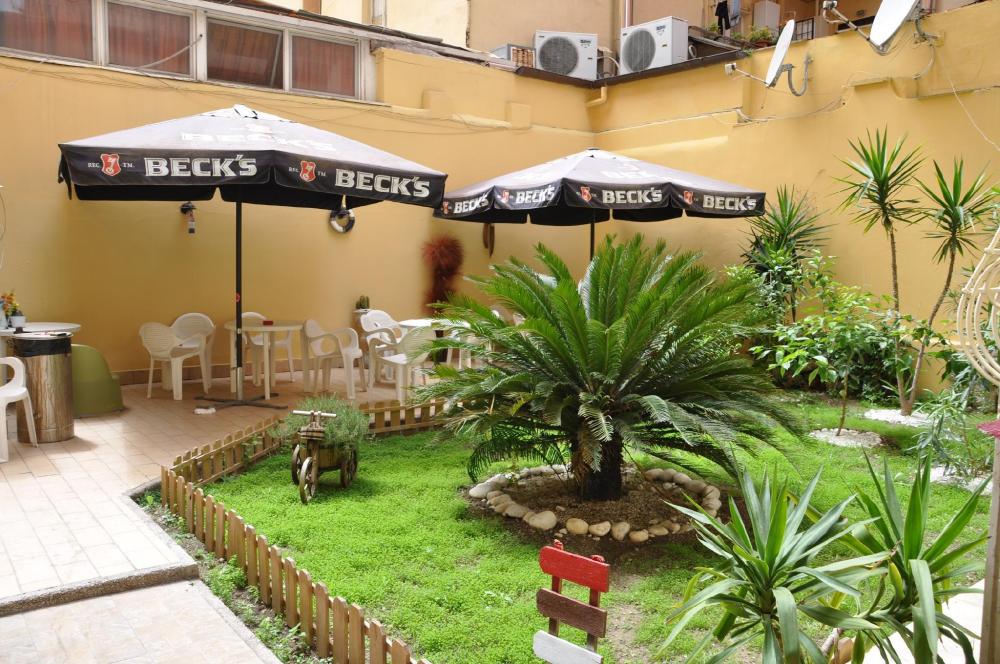 freedom traveller hostel