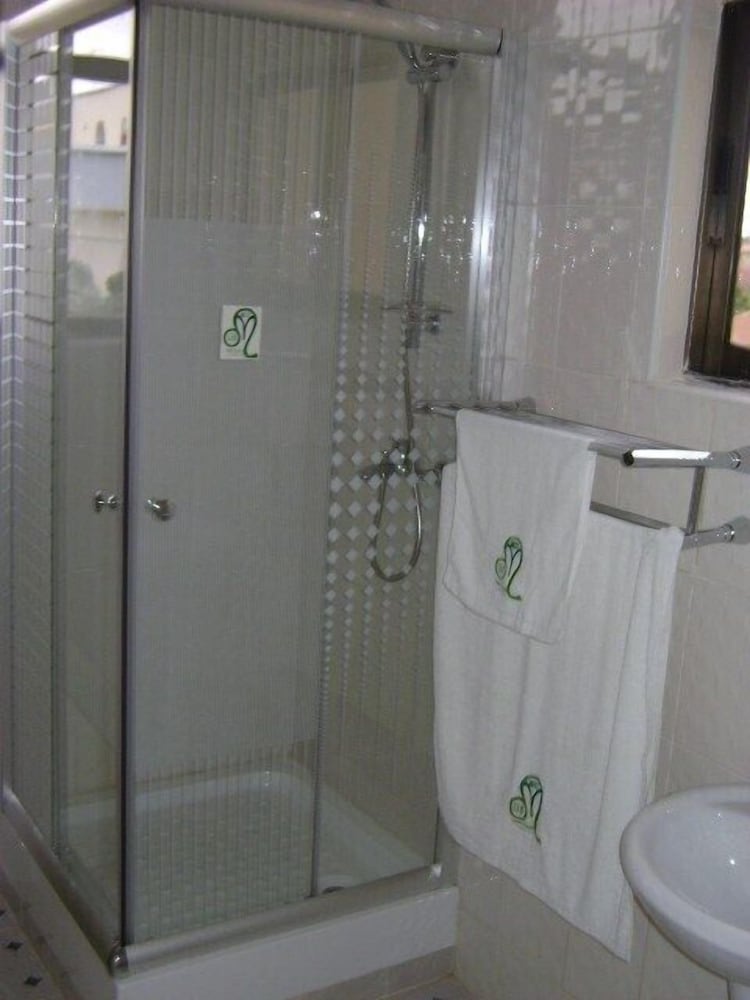 east airport guesthouse