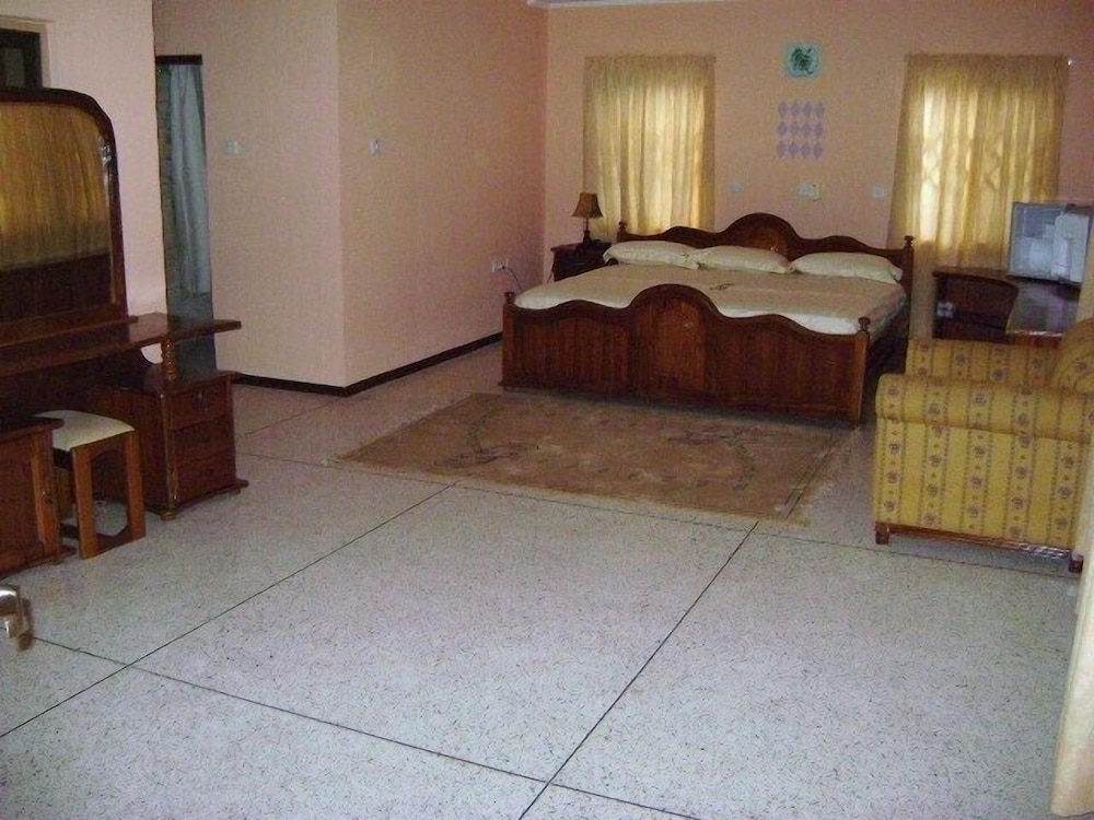 east airport guesthouse