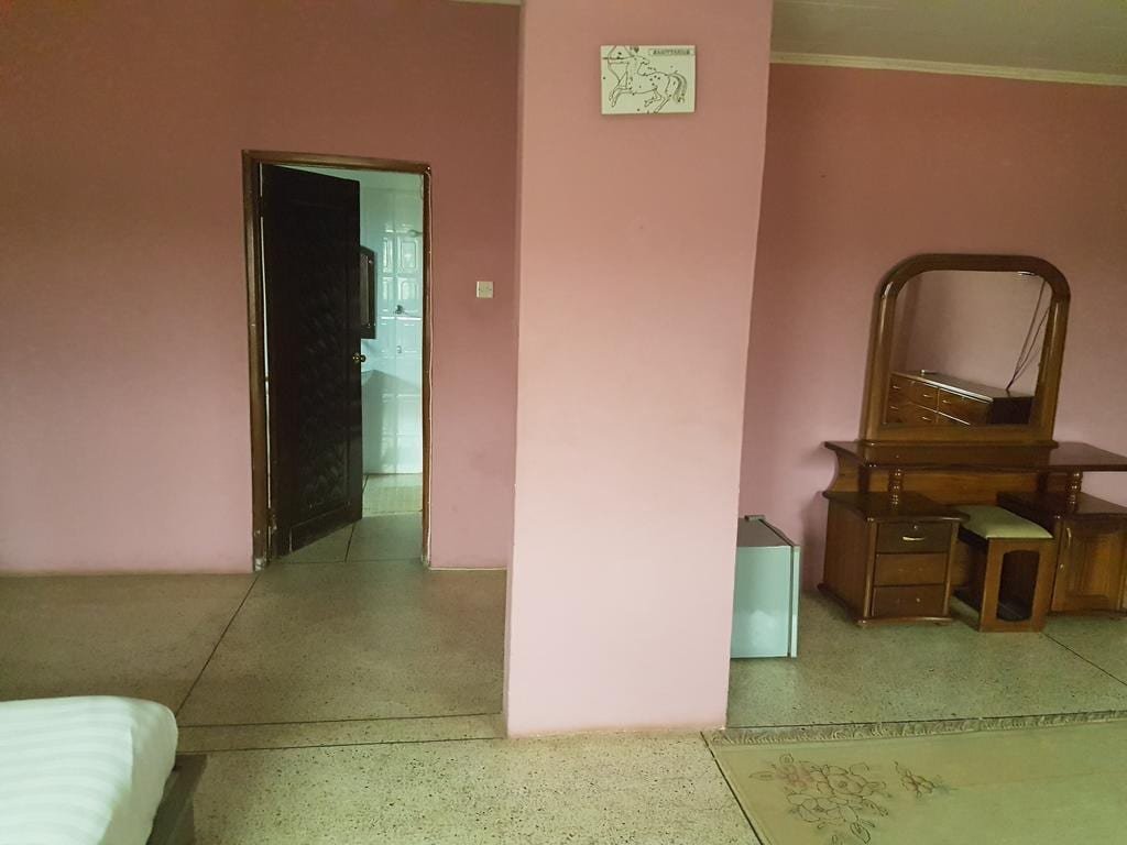 east airport guesthouse