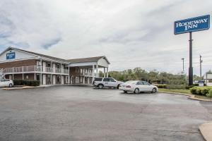 Rodeway Inn,Near Casey Jones Village,2 star