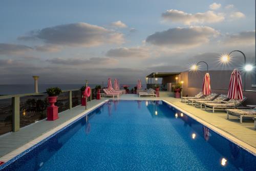 leonardo gordon beach