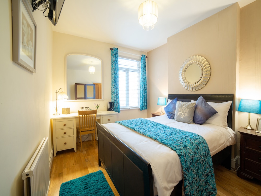oyo lina guest house