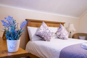 oyo lina guest house