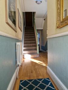 oyo lina guest house