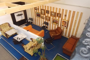 hostel colours
