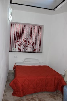 hostel colours