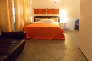 hostel colours