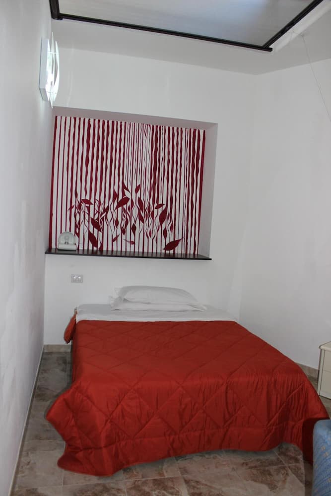 hostel colours