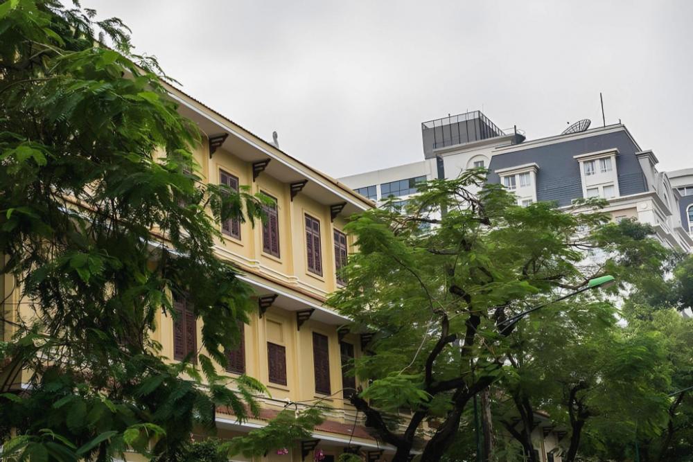 nhan hoa hotel