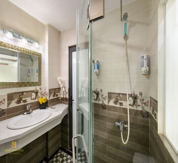 nhan hoa hotel