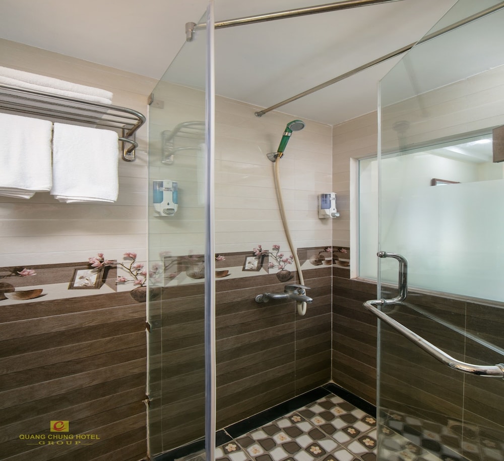 nhan hoa hotel
