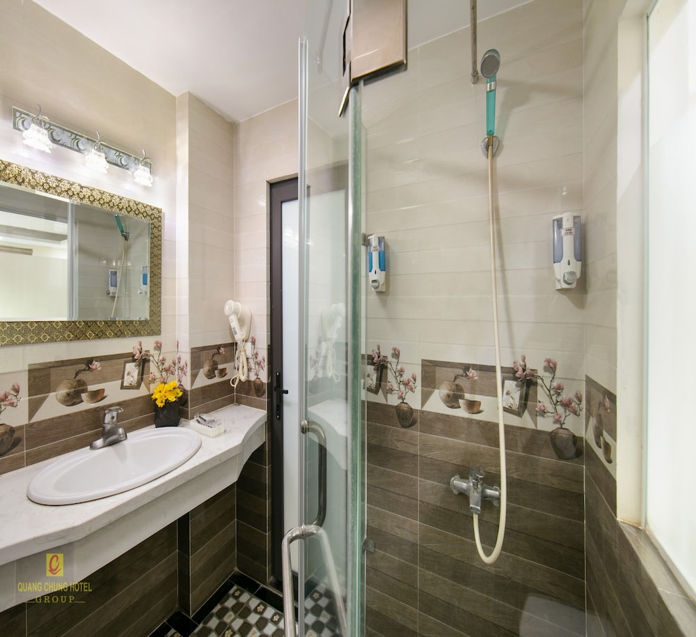 nhan hoa hotel