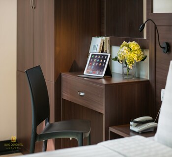 nhan hoa hotel