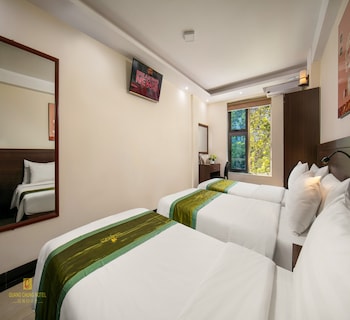nhan hoa hotel