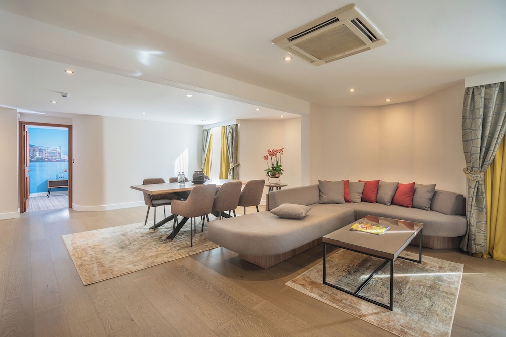 millennium hotel and conference centre gloucester london
