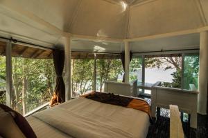 taa toh sea view resort