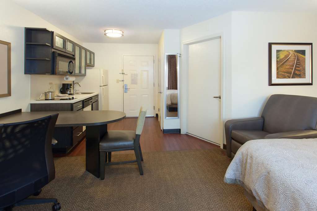 sonesta simply suites pittsburgh airport